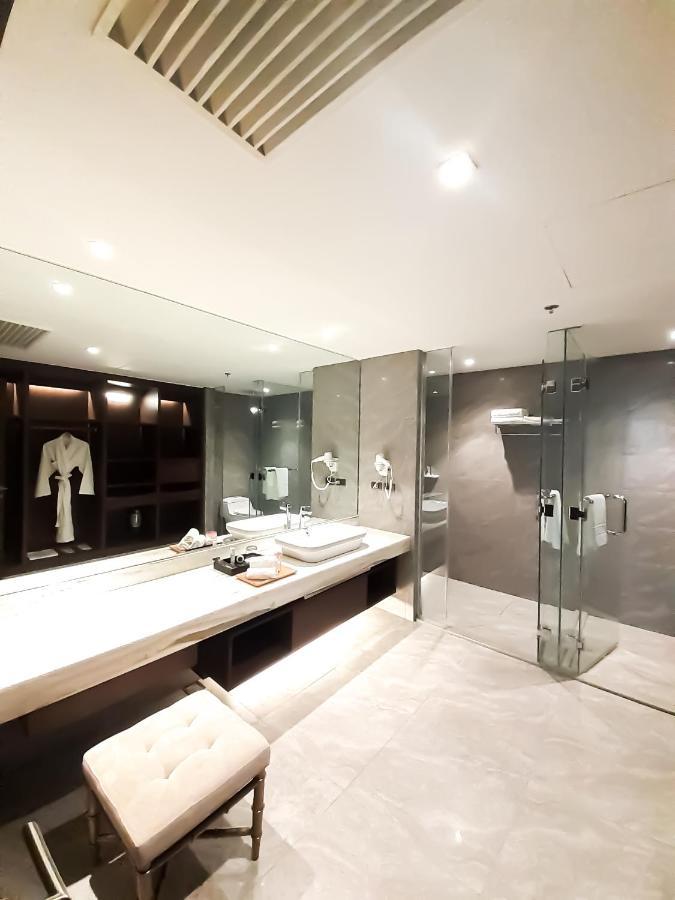 The Excelsior Hotel Las Piñas מראה חיצוני תמונה