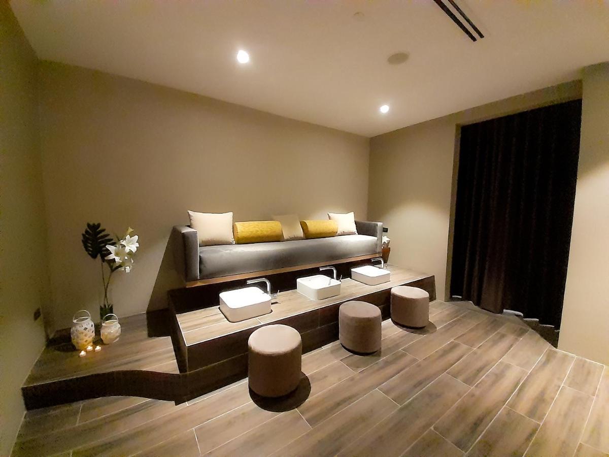 The Excelsior Hotel Las Piñas מראה חיצוני תמונה